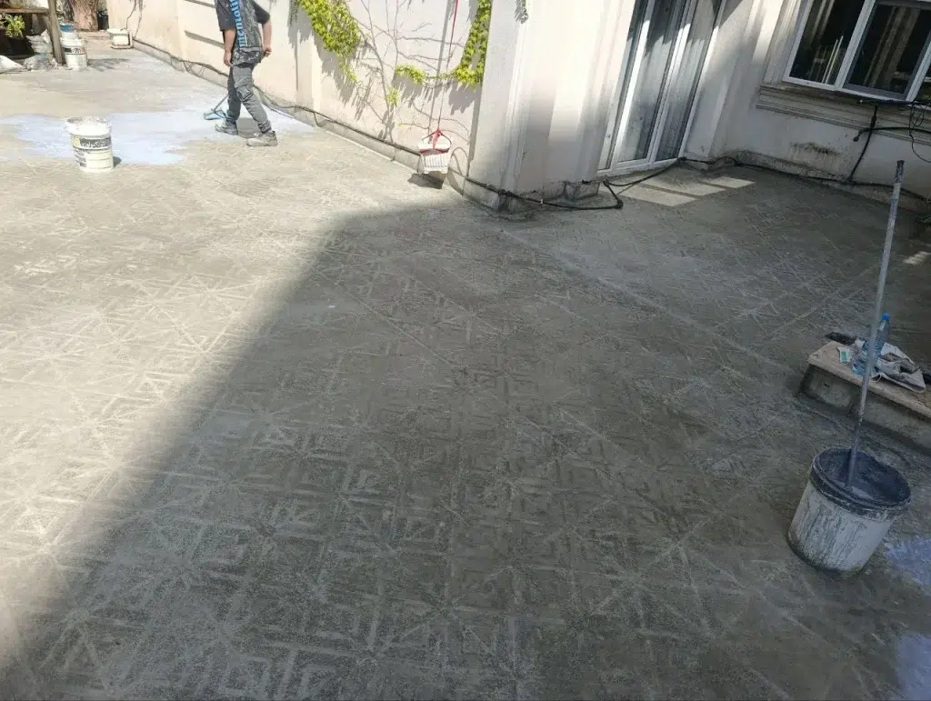 پروژه آب بندی پشت بام موزاییکی قبل از اجرا